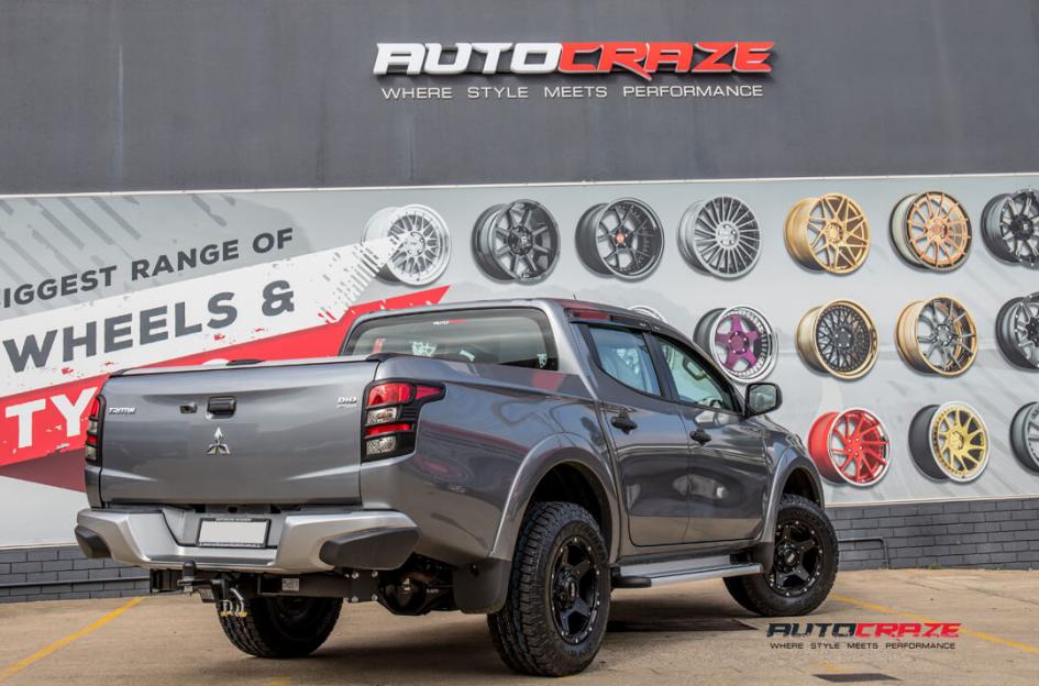 MITSUBISHI TRITON GD04 MATTE BLACK